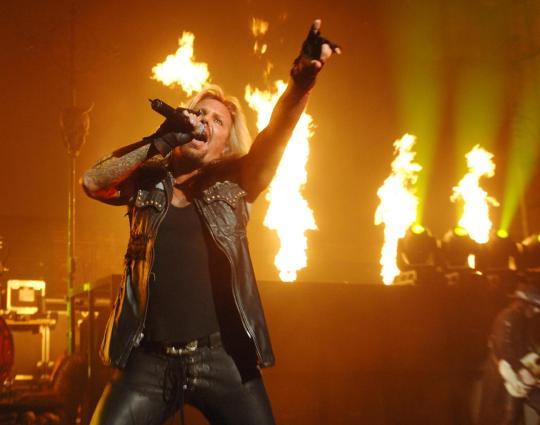 Picture of members of VINCE NEIL (OF MÖTLEY CRÜE)